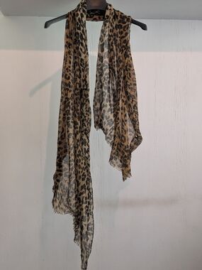 Lightweight Leopard Print Scarf - Tan & Black